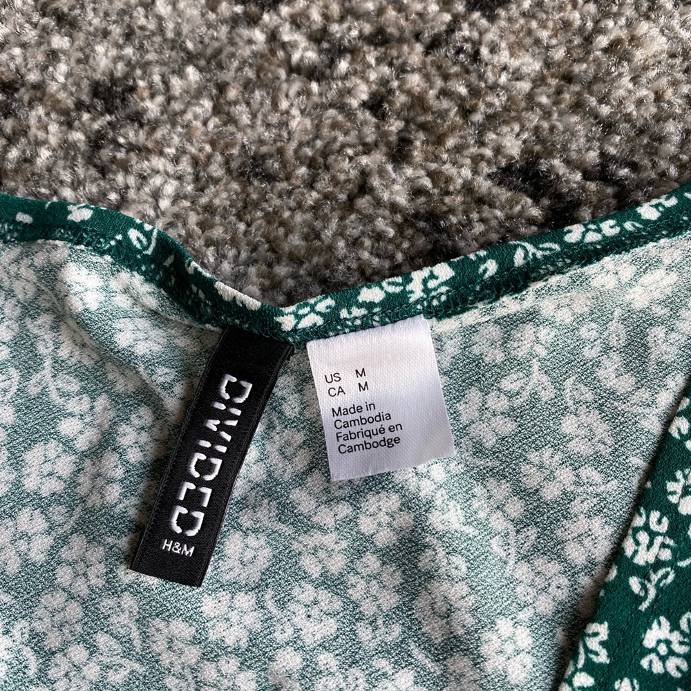 H&M Cinched Crop Top - Picture 3 of 3